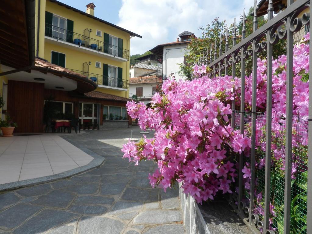 Hotel San Giacomo Lake Maggiore ภายนอก รูปภาพ